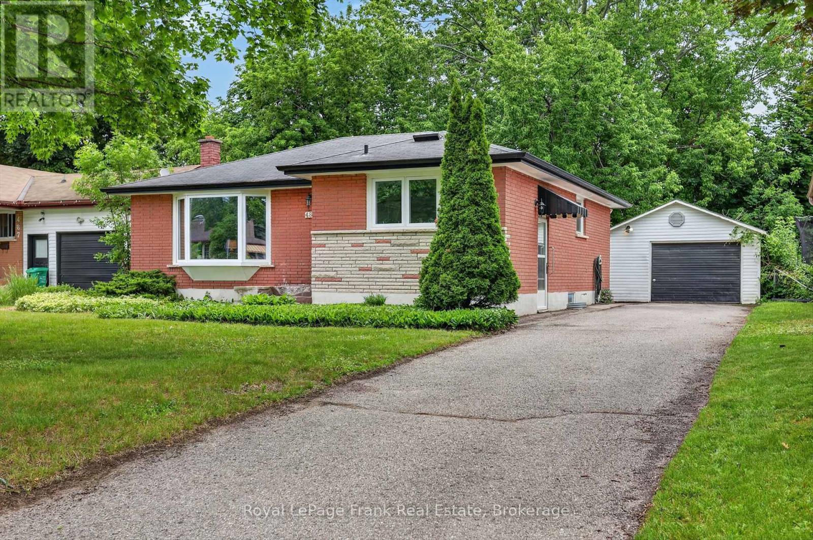 489 RAYMOND STREET, peterborough (northcrest ward 5), Ontario