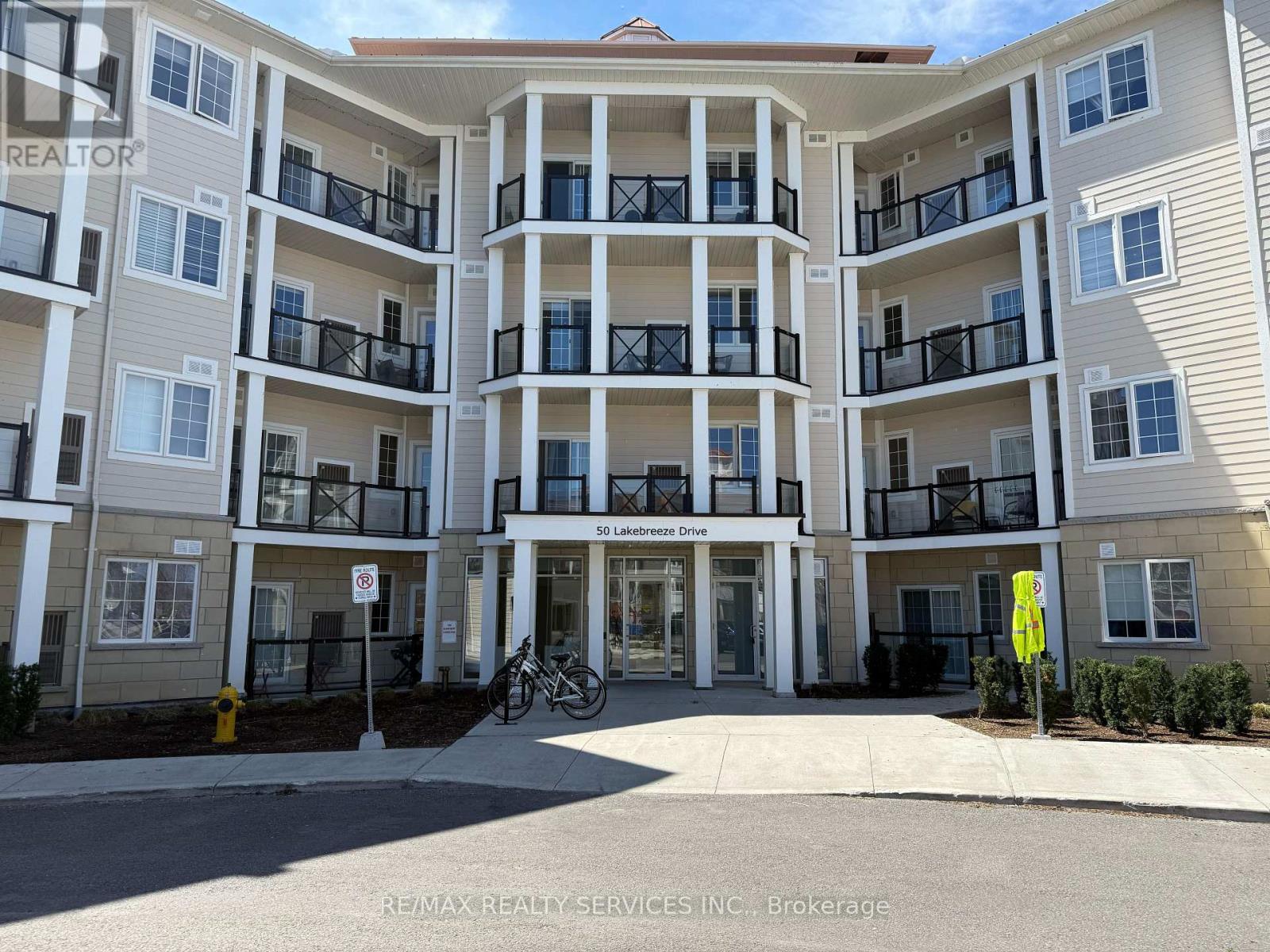 229 - 50 LAKEBREEZE DRIVE, clarington (newcastle), Ontario