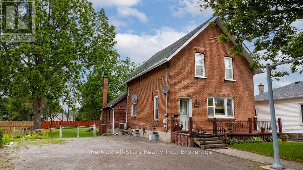 102 QUEEN STREET, kawartha lakes (lindsay), Ontario