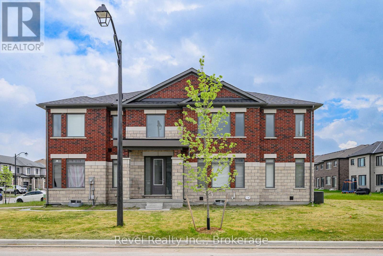 1 KEENAN STREET, kawartha lakes (lindsay), Ontario
