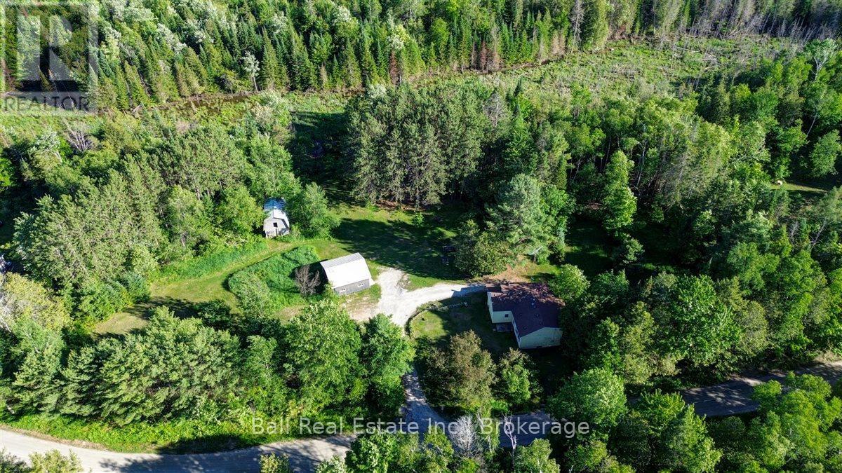 82 EAST ROAD, tudor and cashel (cashel ward), Ontario