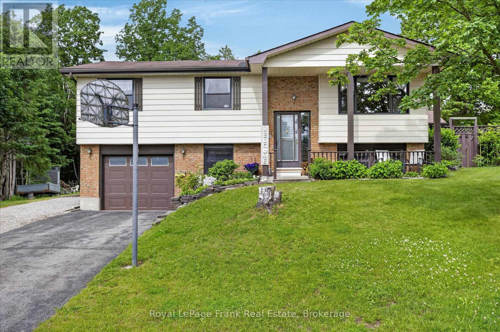18 REDWOOD COURT, peterborough (monaghan ward 2), Ontario