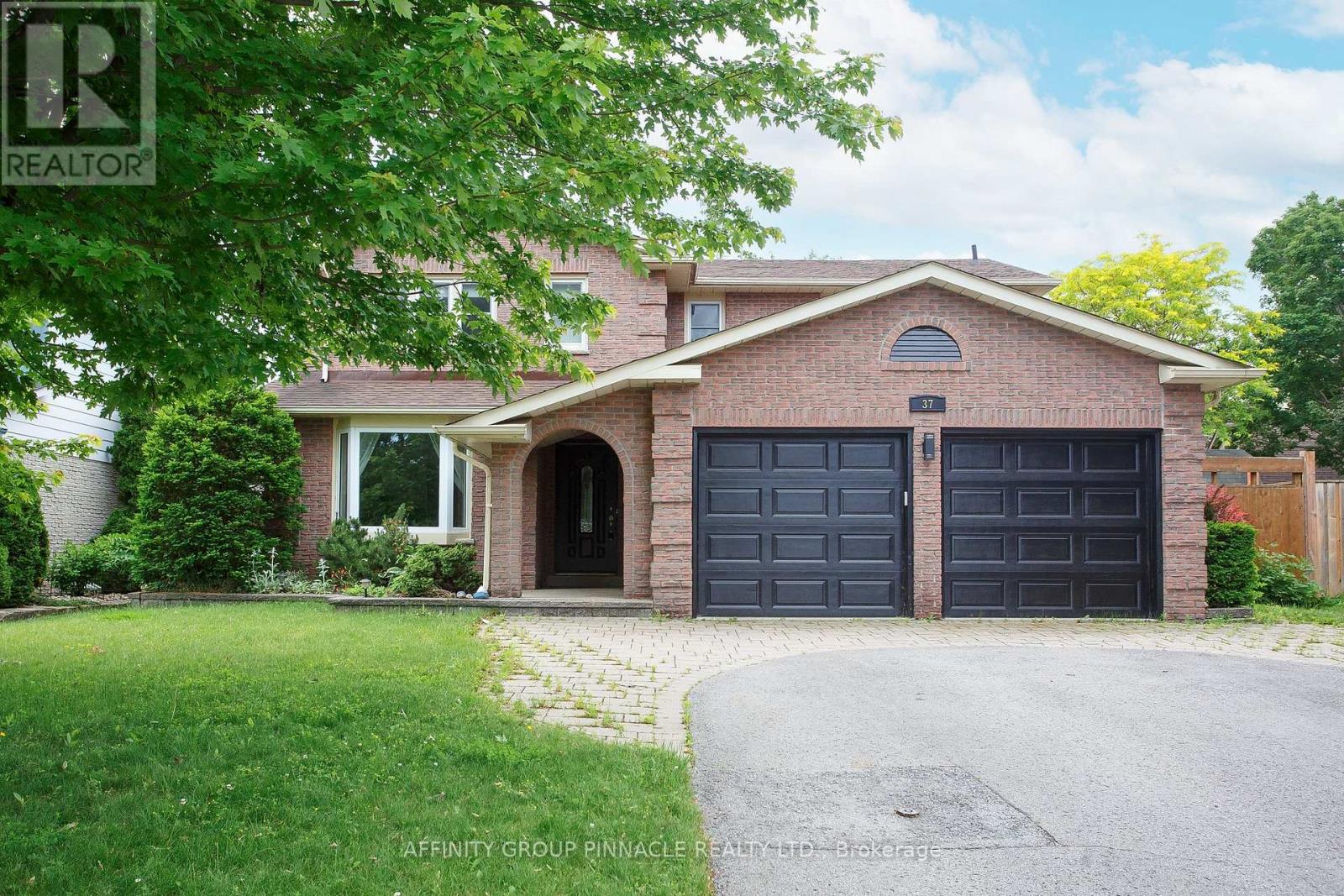 37 PARKWAY AVENUE, kawartha lakes (lindsay), Ontario